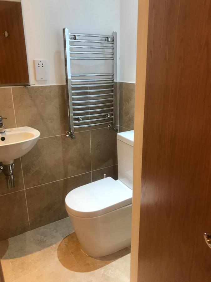 Studio-1-Staines/Heathrow/London-Own Entrance Εξωτερικό φωτογραφία