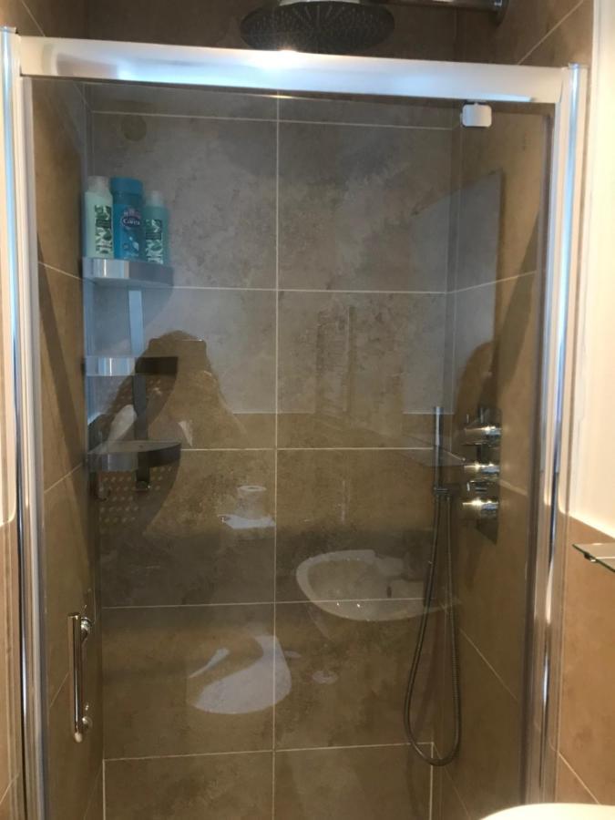Studio-1-Staines/Heathrow/London-Own Entrance Εξωτερικό φωτογραφία