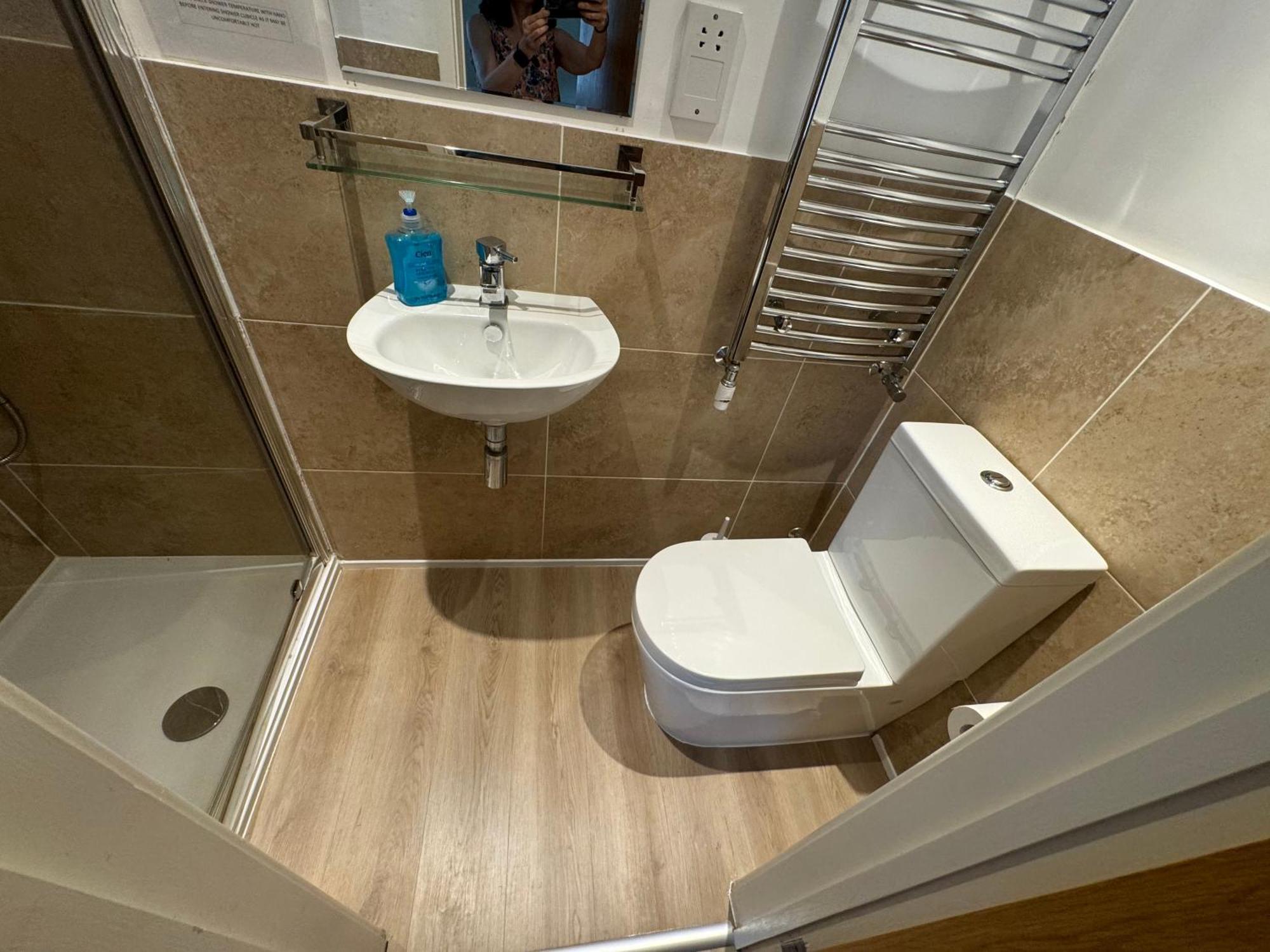 Studio-1-Staines/Heathrow/London-Own Entrance Εξωτερικό φωτογραφία
